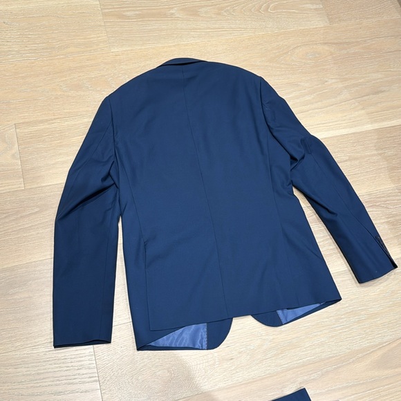 Men’s dark blue suit - Picture 10 of 10